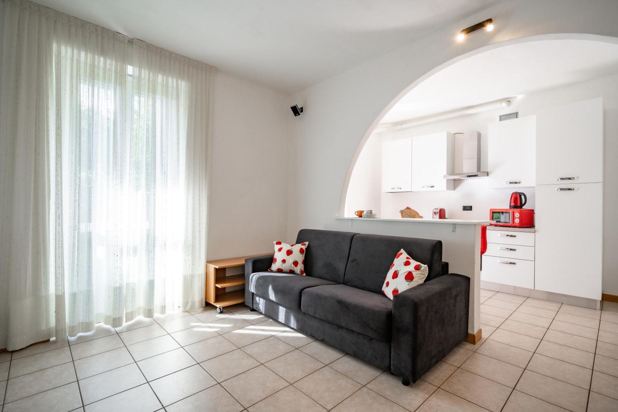 Dolce Teresa Apartment Мандельо дел Ларио Екстериор снимка